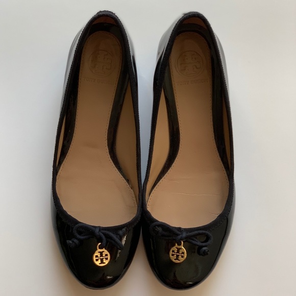 Tory Burch Shoes - Tory Burch Chelsea Black Patent Pumps Heels sz 6M